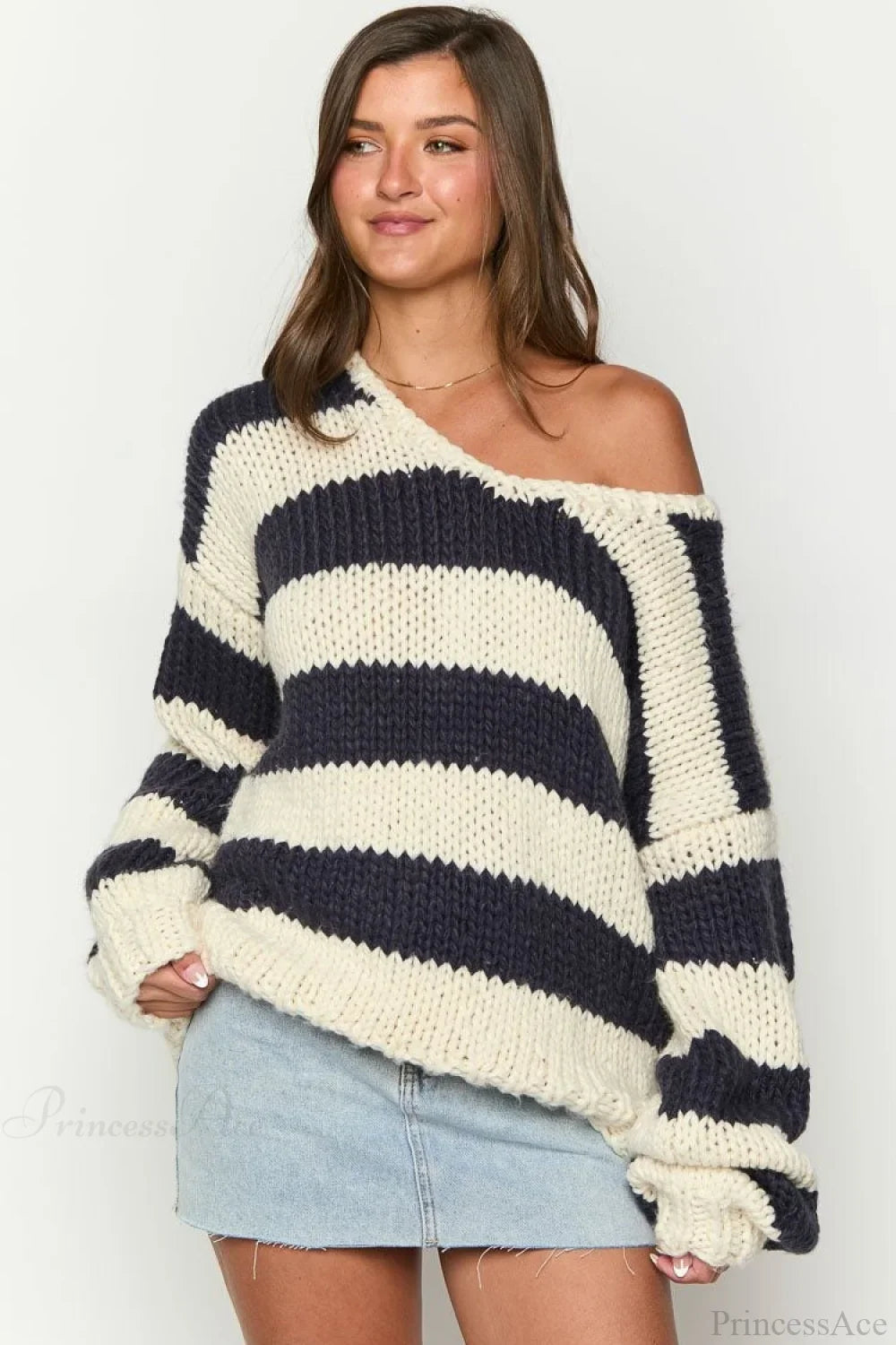 Pullover Damski Oversized z Dekoltem Off-Shoulder i Paskami | N&W - 3