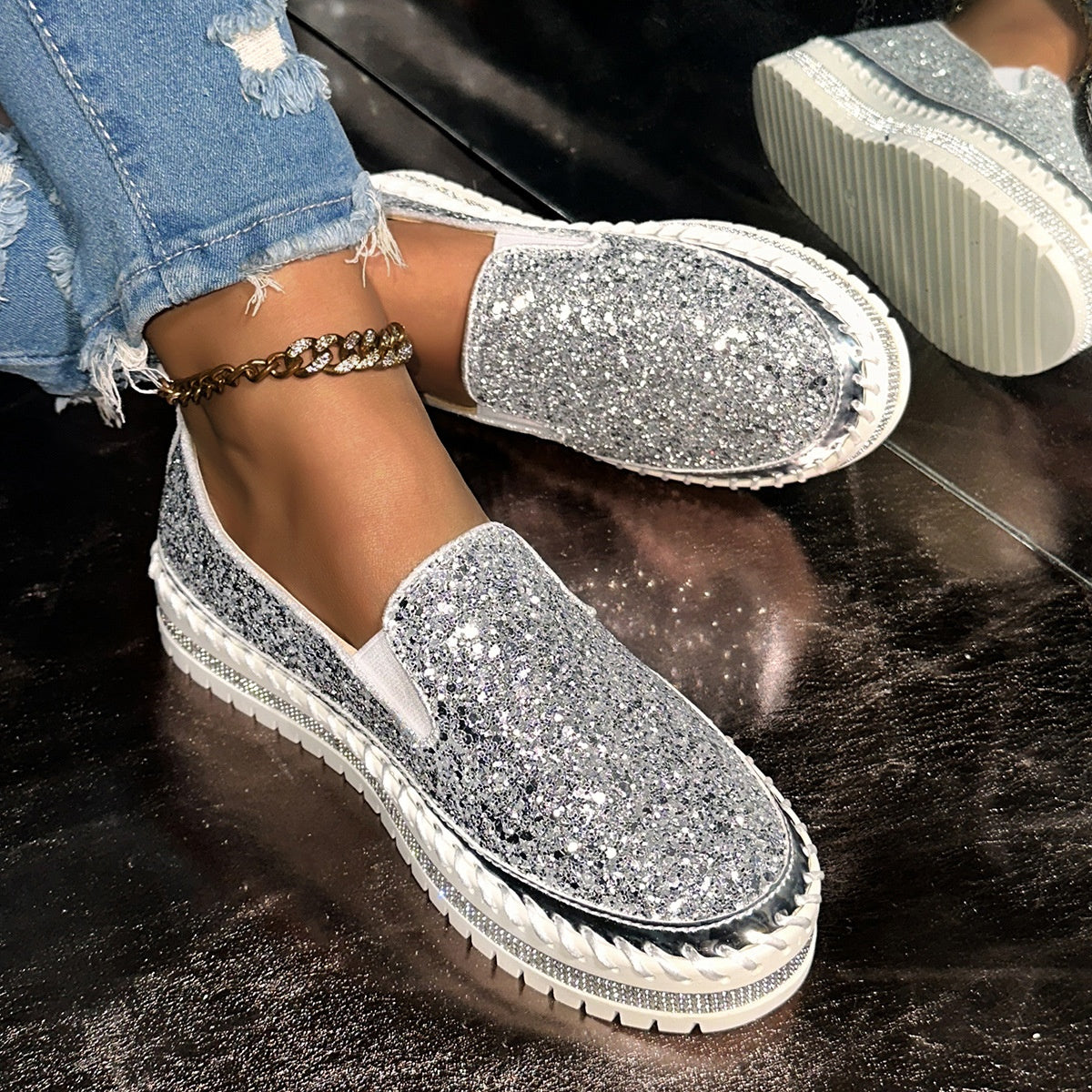 Damskie buty Slip-On z brokatowymi detalami | N&W - 1 - Nowa-aura