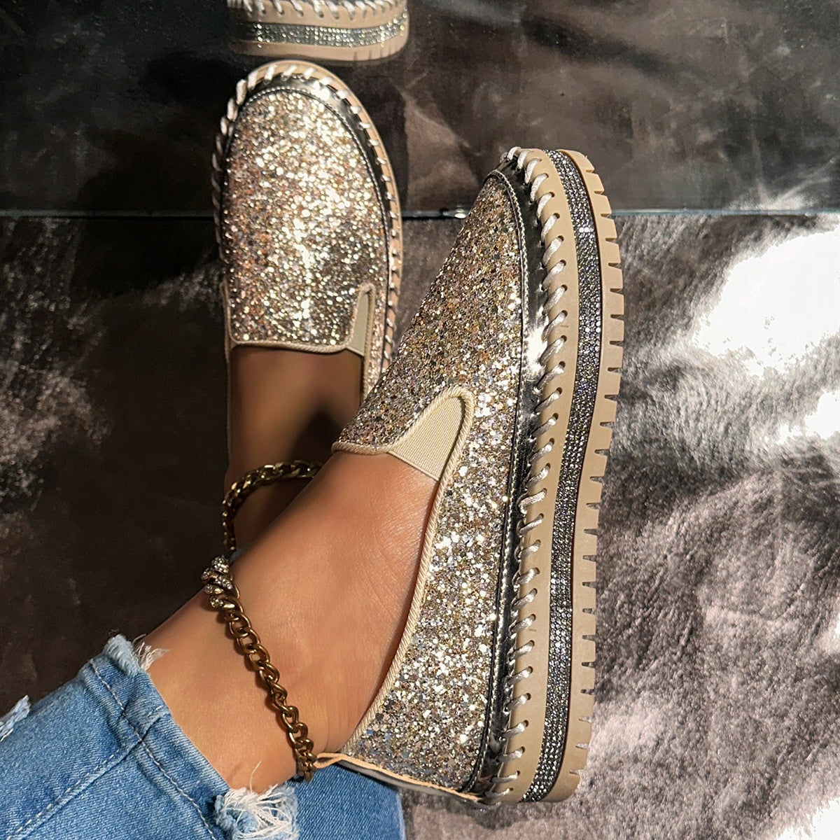 Damskie buty Slip-On z brokatowymi detalami | N&W - 10 - Nowa-aura