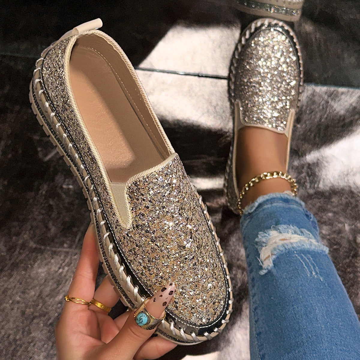 Damskie buty Slip-On z brokatowymi detalami | N&W - 16 - Nowa-aura