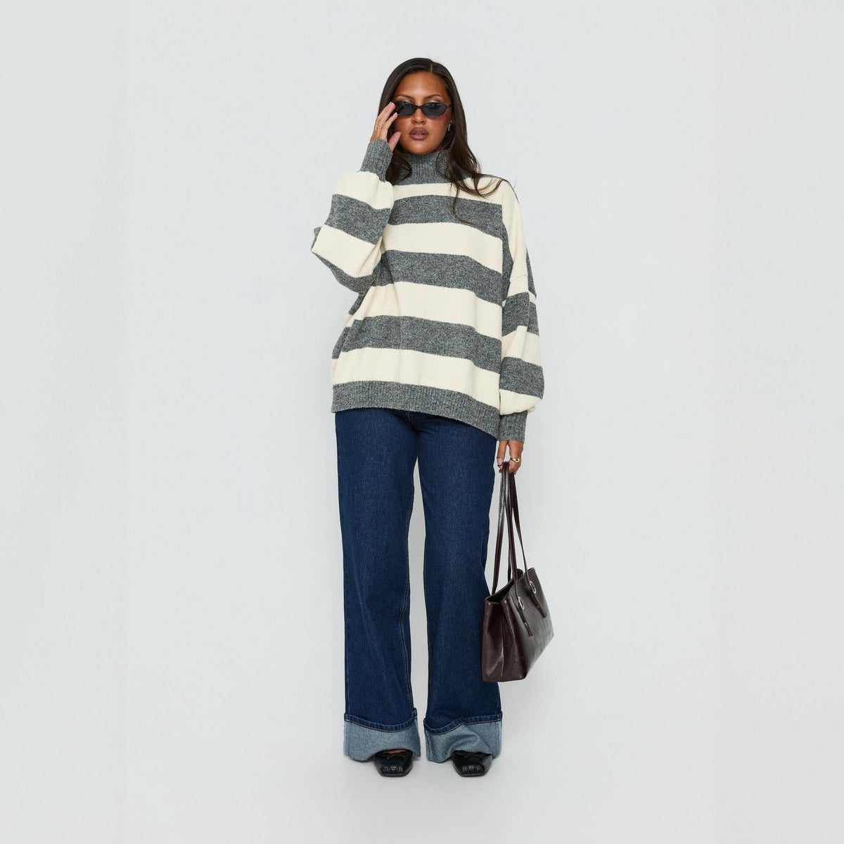 Pullover damski oversize z wysokim golfem i poziomymi paskami | K&M - 4 - Krawczykmoda