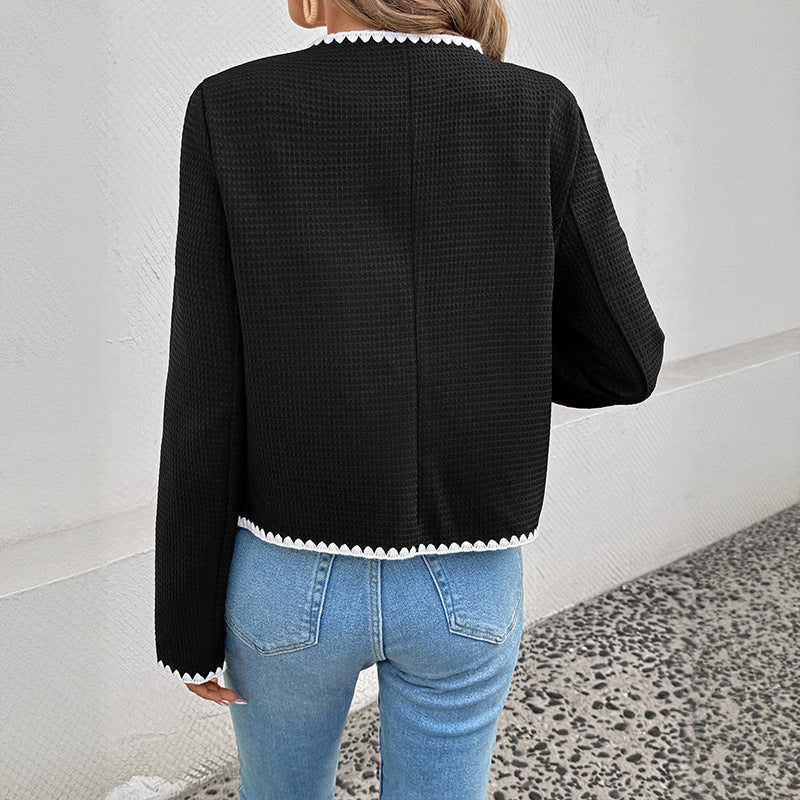 Kurtka damska Boxy z kieszeniami i kontrastowymi detalami | K&M - 4 - Krawczykmoda