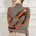 Pullover damski z golfem i unikalnym wzorem | K&M - 1 - Krawczykmoda