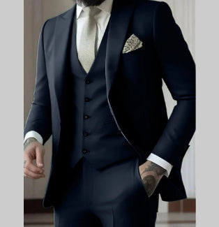 James – Elegancki Dopasowany Garnitur Męski Trzyczęściowy